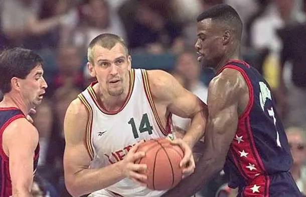 Lithuanian-basketball-legends-Gintaras-Einikis