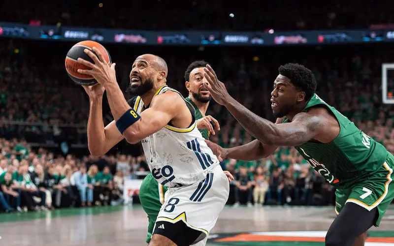 Zalgiris vs Fenerbahce.jpg